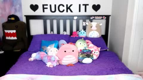 Snapshot of mackenziewolfe chatting on 14, 12, 2025 Mackenzie Wolfe online show from 14, 12, 2025