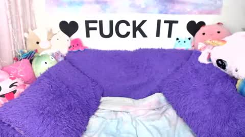 Snapshot of mackenziewolfe chatting on 24, 6, 2026 Mackenzie Wolfe online show from 24, 6, 2026