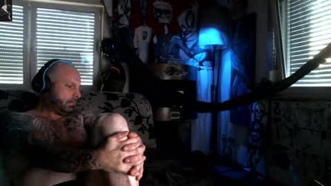 Snapshot of mad_dem0n chatting on 12, 9, 2025 Manuel online show from 12, 9, 2025