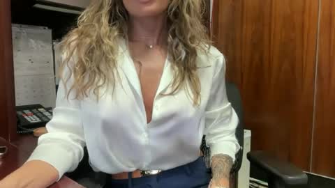 Snapshot of madame_andi chatting on 17, 6, 2026 madame_andi online show from 17, 6, 2026