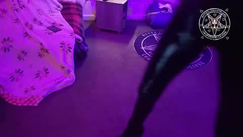 Snapshot of madame_lucifer chatting on 13, 2, 2026 Madame Lucifer online show from 13, 2, 2026