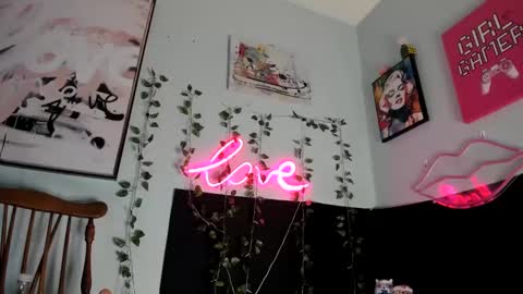 Snapshot of maddi_avalon chatting on 13, 2, 2025 Maddi Avalon online show from 13, 2, 2025