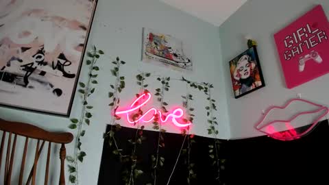 Snapshot of maddi_avalon chatting on 6, 3, 2025 Maddi Avalon online show from 6, 3, 2025