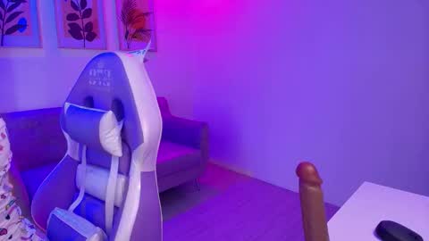 maddie_t18 online show from 5, 3, 2026