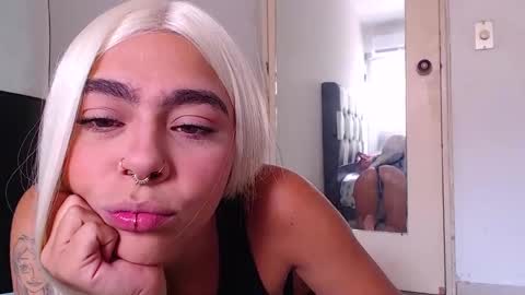 Snapshot of maddiie_and_clyde chatting on 12, 9, 2025 maddiie and clyde online show from 12, 9, 2025