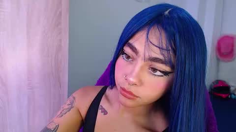 Snapshot of maddiie_and_clyde chatting on 21, 9, 2025 maddiie and clyde online show from 21, 9, 2025