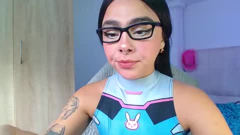 Snapshot of maddiie_and_clyde chatting on 28, 9, 2025 maddiie and clyde online show from 28, 9, 2025