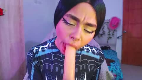 Snapshot of maddiie_and_clyde chatting on 30, 9, 2025 maddiie and clyde online show from 30, 9, 2025