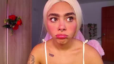 Snapshot of maddiie_and_clyde chatting on 6, 10, 2025 maddiie and clyde online show from 6, 10, 2025