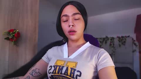 Snapshot of maddiie_and_clyde chatting on 25, 10, 2025 maddiie and clyde online show from 25, 10, 2025