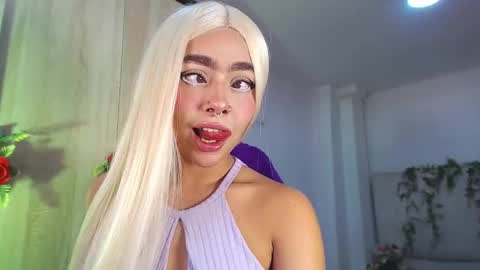 Snapshot of maddiie_and_clyde chatting on 27, 10, 2025 maddiie and clyde online show from 27, 10, 2025