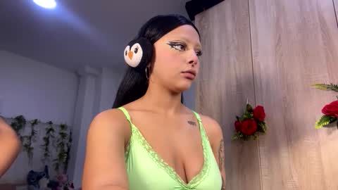 Snapshot of maddiiebrooks chatting on 18, 12, 2025 Maddie online show from 18, 12, 2025