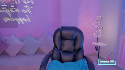 Snapshot of maddisonlowe chatting on 27, 11, 2025 Maddison online show from 27, 11, 2025