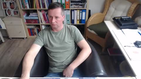 Snapshot of maddmax8 chatting on 19, 12, 2025 Mad4You online show from 19, 12, 2025
