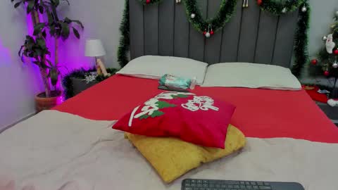 Snapshot of maddy__moon chatting on 20, 12, 2025 Maddy Moon online show from 20, 12, 2025