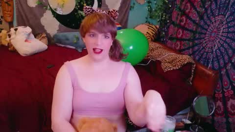 Snapshot of maddy_cat chatting on 20, 10, 2025 Maddy Cat online show from 20, 10, 2025