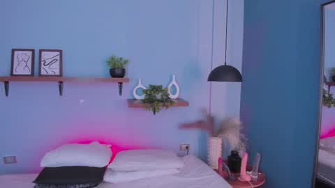 Snapshot of maddy_walker chatting on 9, 11, 2025 Maddy online show from 9, 11, 2025