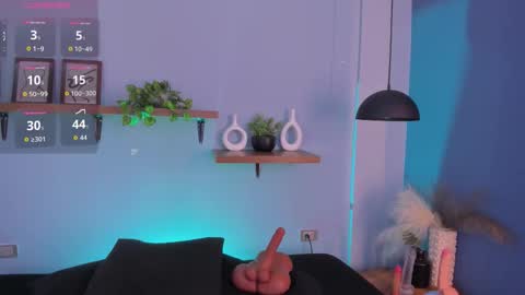 Snapshot of maddy_walker chatting on 19, 11, 2025 Maddy online show from 19, 11, 2025