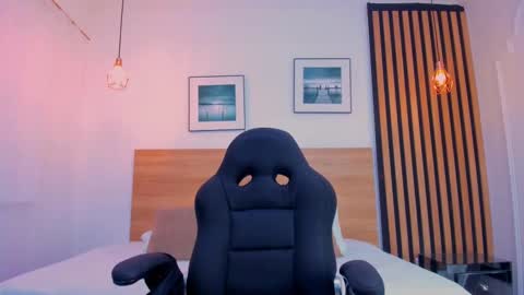 Snapshot of maddycrofft chatting on 27, 9, 2025 Maddy Crofft online show from 27, 9, 2025