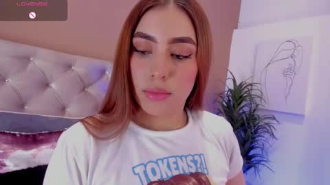 Snapshot of maddylennon chatting on 6, 2, 2025 Lina online show from 6, 2, 2025