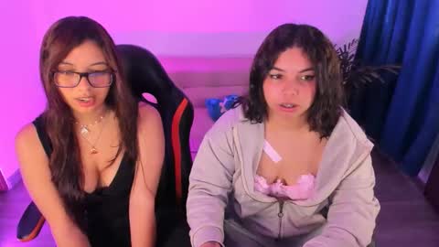 Snapshot of madelaine_taylor chatting on 15, 11, 2025 madelaine_taylor online show from 15, 11, 2025