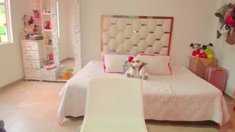 Snapshot of madeyn_roses chatting on 27, 11, 2025 madelyn roses online show from 27, 11, 2025