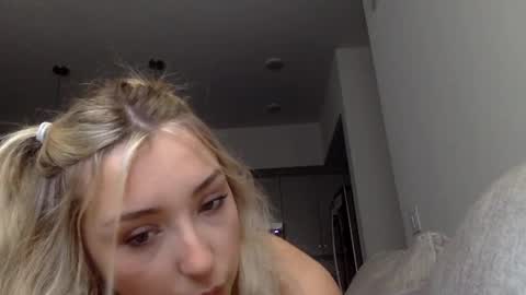 yourfavblonde online show from 4, 3, 2025