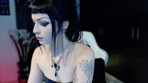 madison_jacksonn online show from 13, 11, 2025