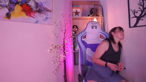 Snapshot of madison_mayer chatting on 12, 3, 2025 Madison online show from 12, 3, 2025