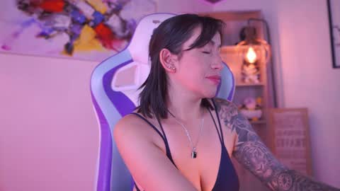 Snapshot of madison_mayer chatting on 12, 3, 2025 Madison online show from 12, 3, 2025