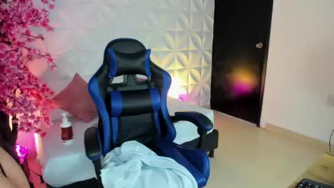 Snapshot of madison_saenzz chatting on 11, 7, 2026 M A D I S O N online show from 11, 7, 2026