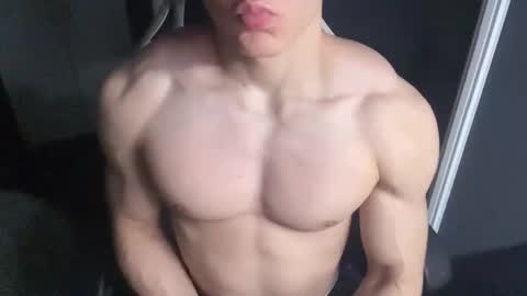 madisonboy2 online show from 5, 11, 2025