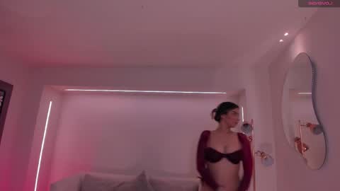 Snapshot of madisoncollinsx chatting on 28, 10, 2025 Maddi Collins online show from 28, 10, 2025