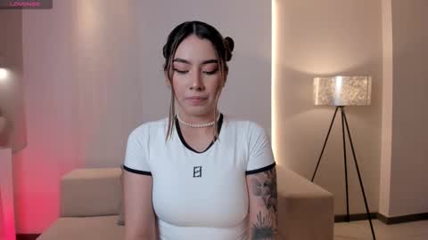 Snapshot of madisoncollinsx chatting on 8, 11, 2025 Maddi Collins online show from 8, 11, 2025