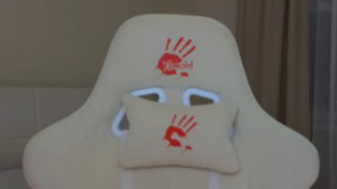 Snapshot of madissson chatting on 2, 12, 2024 Madi Soon online show from 2, 12, 2024