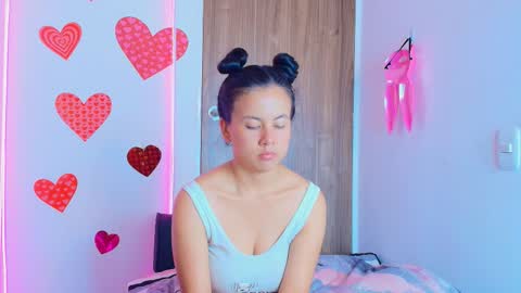 Snapshot of mady_gh chatting on 15, 10, 2025 mady online show from 15, 10, 2025