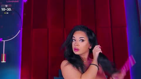 Snapshot of madyluxx chatting on 10, 10, 2025 MadyLuxx online show from 10, 10, 2025