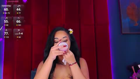 Snapshot of madyluxx chatting on 11, 10, 2025 MadyLuxx online show from 11, 10, 2025