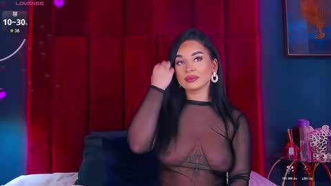 Snapshot of madyluxx chatting on 22, 10, 2025 MadyLuxx online show from 22, 10, 2025