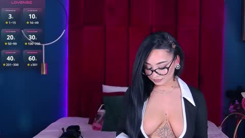 MadyLuxx online show from 24, 4, 2026
