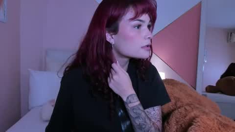 Snapshot of mae_lyra chatting on 11, 11, 2025 Mae Lyra online show from 11, 11, 2025