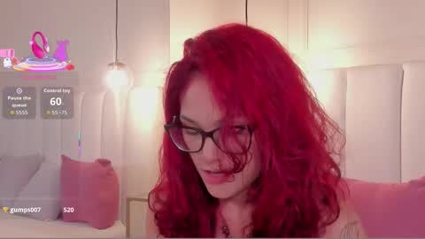 Snapshot of mae_lyra chatting on 15, 12, 2025 Mae Lyra online show from 15, 12, 2025