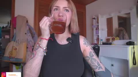 Maeve  schedule 11 am- 530 pm colombia time  online show from 24, 6, 2026