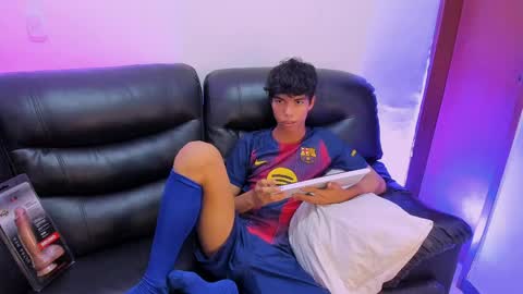 Snapshot of mael_twink chatting on 3, 4, 2026 Mael online show from 3, 4, 2026