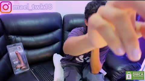 Snapshot of mael_twink chatting on 5, 4, 2026 Mael online show from 5, 4, 2026