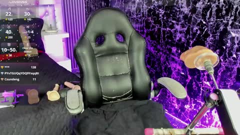 Snapshot of maeve_bigboobs chatting on 1, 2, 2025 Mae online show from 1, 2, 2025