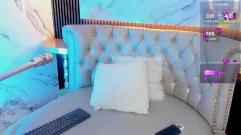 Snapshot of maeve_bigboobs chatting on 26, 11, 2025 Mae online show from 26, 11, 2025