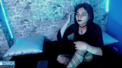 maevekuro online show from 27, 2, 2025