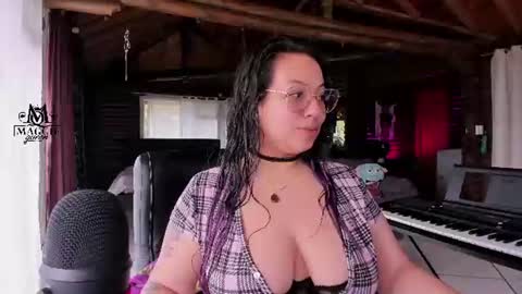 Snapshot of maggie_queen chatting on 8, 6, 2026 Luna online show from 8, 6, 2026