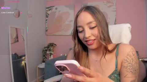 Snapshot of maggietime chatting on 22, 12, 2025 online show from 22, 12, 2025